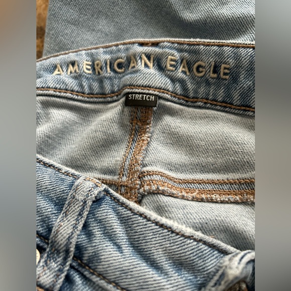 American Eagle Mom Jeans Womens Size 6 x-long Inseam Distressed Wash - Picture 8 of 10